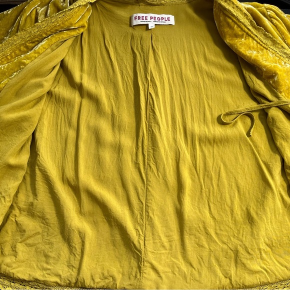 FREE PEOPLE GOLD VELVET OVERSIZED BED JACKET SIZE XS - Picture 11 of 16